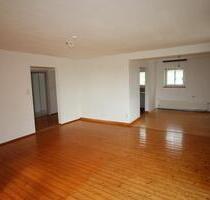 Wohnen in idyllischer Alleinlage von Hengersberg! Wohnung mit ca. 150m² Wohnfläche zu vermieten.