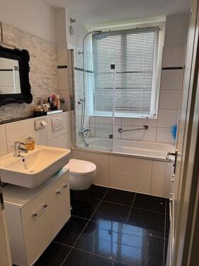 Foto - Eine bezugsfreie 4-Zimmer Wohnung, provisionsfrei