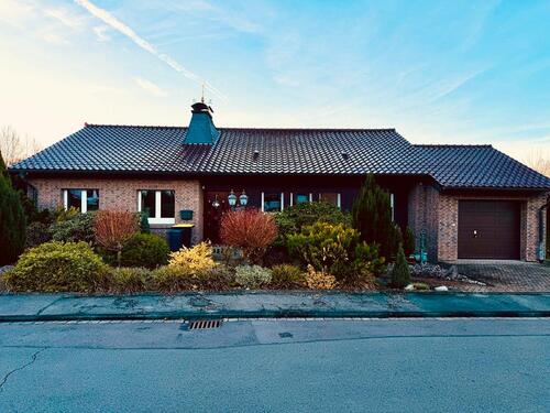 Foto - Freistehender Bungalow in bester Wohnlage am Naturschutzgebiet