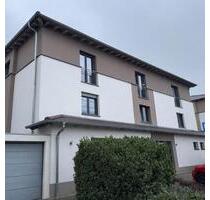 Exklusive Penthousewohnung mit Balkon, Garage & hohen Decken in Edenkoben