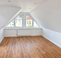 Frisch kernsanierte 2-Zi-Dachgeschosswohnung mit Traum-Dachterras - Hildesheim Itzum-Marienburg