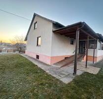 Frisch sanierte Erdgeschosswohnung mit Gartenanteil - Herrenberg