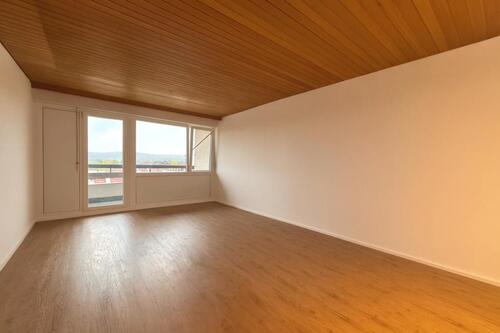 Foto - Frisch renovierte 3-Zimmer-Stadtwohnung mit Balkon, Aufzug & neuer Einbauküche