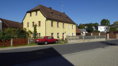 Foto - Helle 2-Zimmerehg mit Nslkon und großer Garage