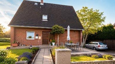 Foto - ++ Ihr Haus in Ahrensbök, verkehrsgünstig und auf teilbarem Grund