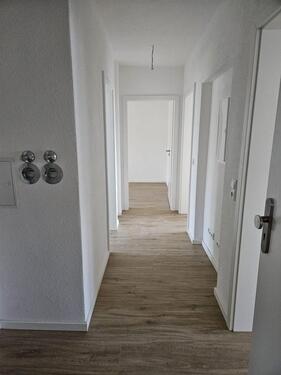 Foto - Erstbezug nach Kernsanierung: Helle 3-Zimmer-Wohnung in Mehrfamilienhaus (Grunderneuert)