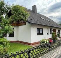 Freistehendes Zweifamilienhaus mit Doppelgarage in KS-Oberzwehren - Kassel Nordshausen