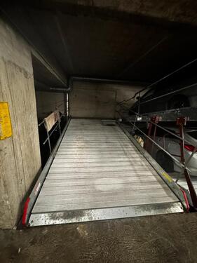 Foto - Garagenplatz Fürth – Hebebühne, sofort verfügbar