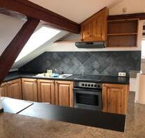 Schöne Dachwohnung für Single (offener Wohnbereich) - Kirchhain