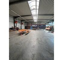 Halle und Gewerberäume - 1.275,00&nbsp;EUR Kaltmiete, ca.&nbsp; 3,00&nbsp;m&sup2; in Wilkau-Haßlau (PLZ: 08112)