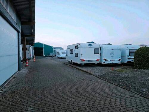 Foto - Stellplätze für Wohnwagen, Wohnmobile, Boote und Motorräder