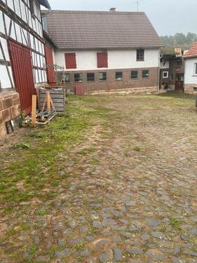 Foto - Außnstellplatz auf Hof mit Kopfsteinpflaster