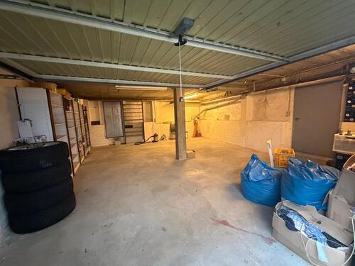 Foto - Lagerraum Halle Garage - 695,00&nbsp;EUR Kaltmiete, ca.&nbsp; 100,00&nbsp;m&sup2;