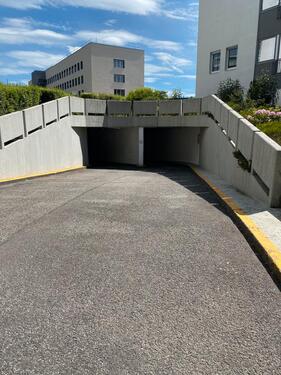 Foto - 2 abgeschlossene Tiefgaragenstellplätze, Parkplatz, Garage, DA