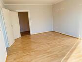 Foto - Helle 2 12 Zi.Wohnung , 65 m2 mit Speicherabteil,
