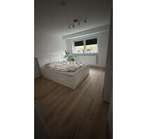 Moderne 2,5 Zimmer Souterrain Wohnung in Rödelsee