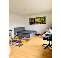 Große 1-Zimmer Wohnung, super zentraler Lage mit Balkon Nähe Uni - Augsburg Haunstetten-Siebenbrunn