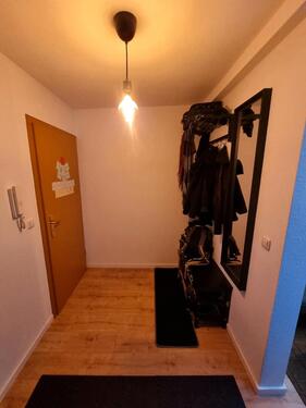 Foto - Nachmieter 2-Raum-Dachgeschosswohnung (+Küche&WM)