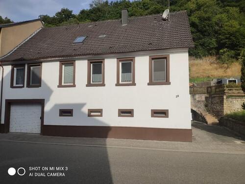 Foto - Einfamilienhaus mit großem Garten, Terrasse & Garage