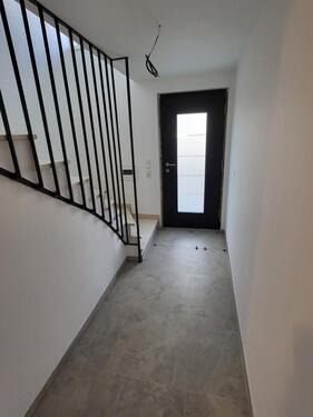 Foto - Erstvermietung: Kernsaniertes Einfamilienhaus