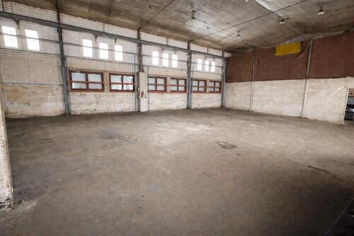 Foto - Lagerhalle Gewerbehalle Firmengelände zu Vermieten