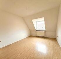 Charmante DG-Wohnung mit ausgebautem Dachspitz - München Ramersdorf-Perlach