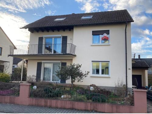 Foto - Einfamilienhaus mit Wohn-Büro-Anbau auf 541 m² Grundstück