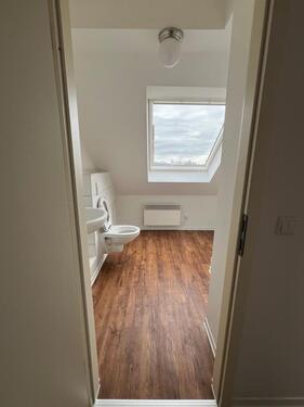 Foto - Helle Dachwohnung in Düsseldorf - Ideal für Singles oder Paare