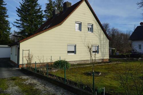 Foto - Großes Grundstück (ca. 1.200 m²) mit Bestandshaus in Unterschleiß
