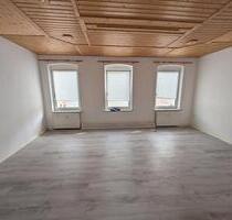 Attraktive 3,5 Zimmer Wohnung 78 m2 in 08606 Oelsnitz - Oelsnitz (Vogtland)