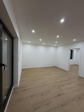 Foto - Erstbezug nach Renovierung: 3,5-Zi-EG-Wohnung mit Terrasse & TG-Stellplatz im 4-Parteienhaus