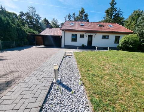 Foto - Einfamilienhaus mit großem Grundstück & Privatsphäre