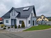 Foto - Einfamilienhaus freistehend mit Doppelgarage