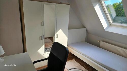 Foto - WG Zimmer Renoviert und Möbliert ab 01.12.2025