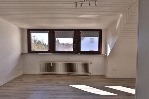 Foto - Helle Wohnung im DG #11 - 460,00&nbsp;EUR Kaltmiete, ca.&nbsp; 56,00&nbsp;m&sup2;