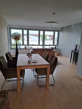 Foto - Lichtdurchflutet, 3 Zimmer, extra Küche, Balkon, Parkett, ruhig