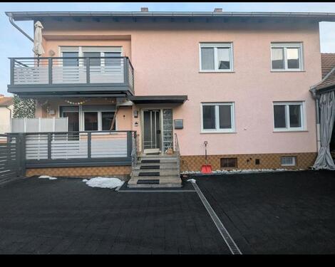 Foto - ein Großzügiges Zweifamilienhaus