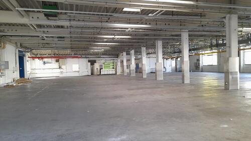 Foto - Halle mit Stellplätzen für Wohnmobile zu vermieten