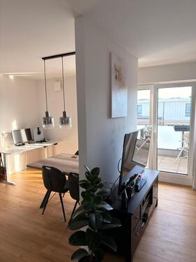 Foto - Große 2-Zi-Wohnung mit Küche und Balkon - gehobene Ausstattung