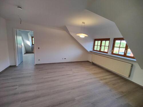 Foto - 2.5 Zimmer Dachgeschoßwohnung zur Miete in Ellwangen (Jagst)