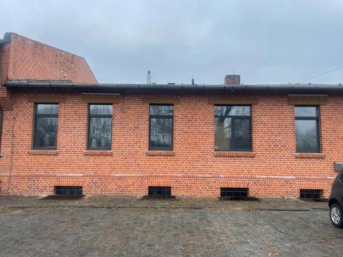 Foto - Gewerbe Büro für Autoverkäufer mit 10 Stellplätze