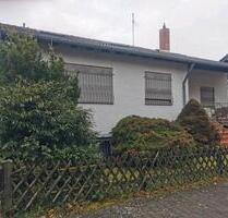 Bungalow im Landhausstil mit Pool und Einliegerwohnung - Babenhausen