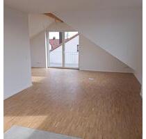 Lichtdurchflutete 2-Zimmer-Dachgeschosswohnung mit Aussicht - Ditzingen