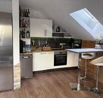 Helle, vollmöblierte DG-Wohnung in zentraler, ruhiger Lage von WI - Wiesbaden Südost