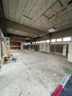 Foto - 195 m² für Ihre Idee im Einzelhandel!