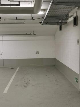 Foto - Tiefgaragenstellplatz neben Skyline PlazaEuropa-AlleeGallus