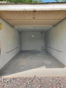 Foto - Garage zentral in Edenkoben: trocken, videoüberwacht