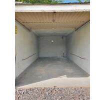 Garage zentral in Edenkoben: trocken, videoüberwacht