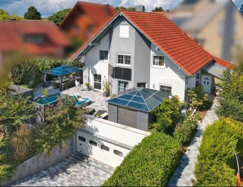 Foto - Einfamilienhaus zu vermieten - 1.700,00&nbsp;EUR Kaltmiete, ca.&nbsp; 175,00&nbsp;m&sup2;