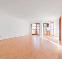 2 Zi Wohnung mit Balkon + TG Platz in Bahnhofsnähe in Kissing